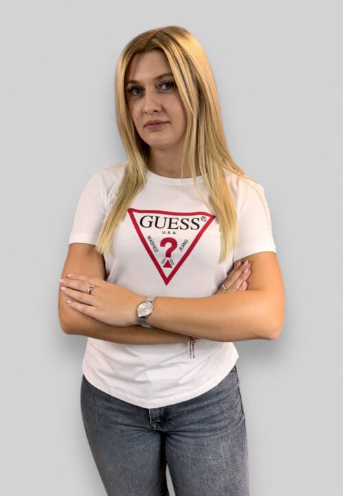 biała koszulka guess